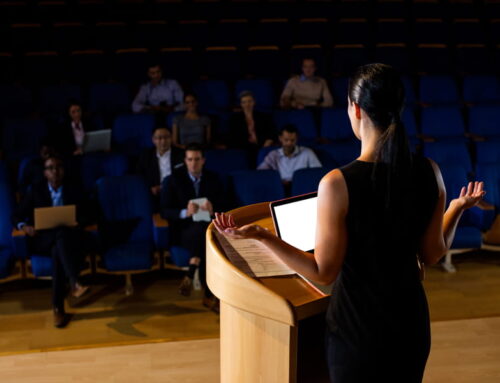 Técnicas de oratoria persuasiva: Cómo cautivar a tu audiencia